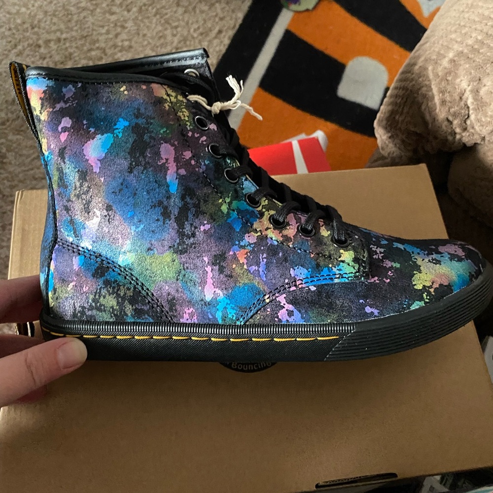 Dr Marten Sheridan rainbow suede boot  Size 7 black and dyed blue & pink - Picture 4 of 4